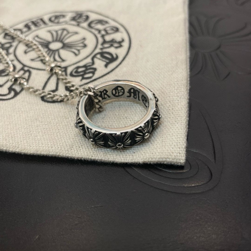 Ch*0me He**ts necklaces